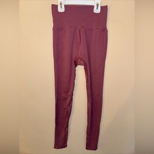 Alphalete Leggings Women’s Small approx 20x23.5) Cropped Pink Mauve Run Gym Yoga